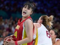 杏彩体育官网入口-女篮世预赛集锦：李月汝19分6篮板，中国力克尼日利亚的简单介绍