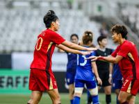 杏彩体育入口-球队在国际比赛中展现出色斩获胜利