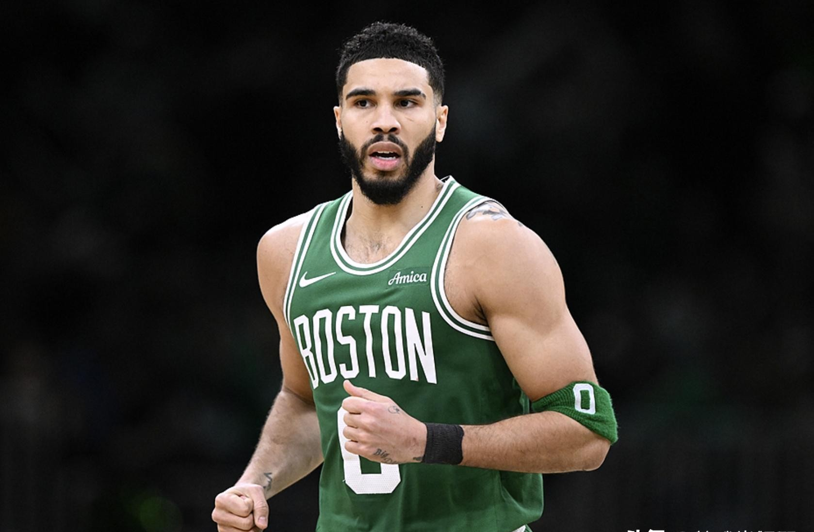 关于NBA球队签下新锋线球员，实力得到强化的信息