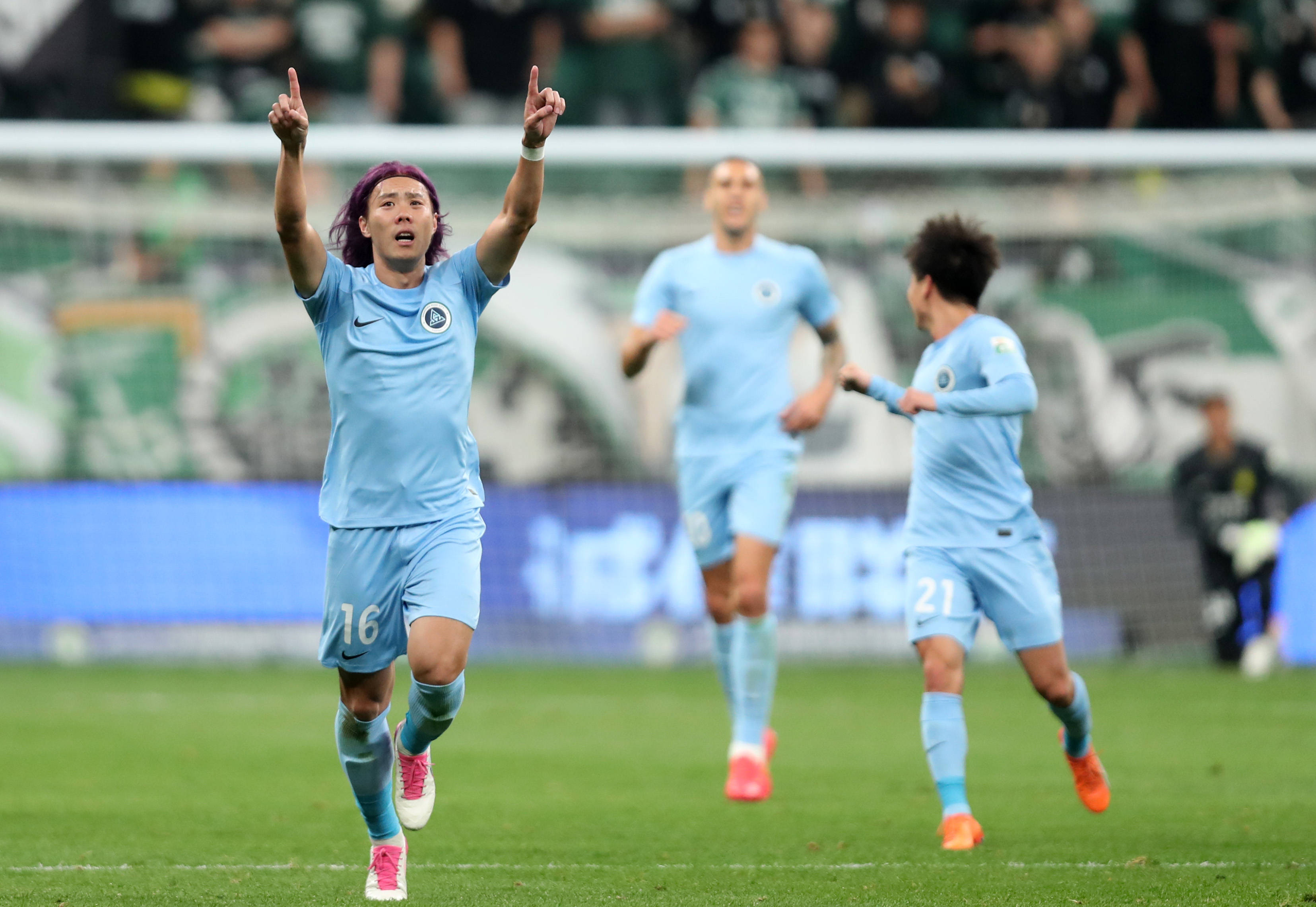 中超-法比奥破门张稀哲点射国安2-1逆转玉昆16轮不败领跑