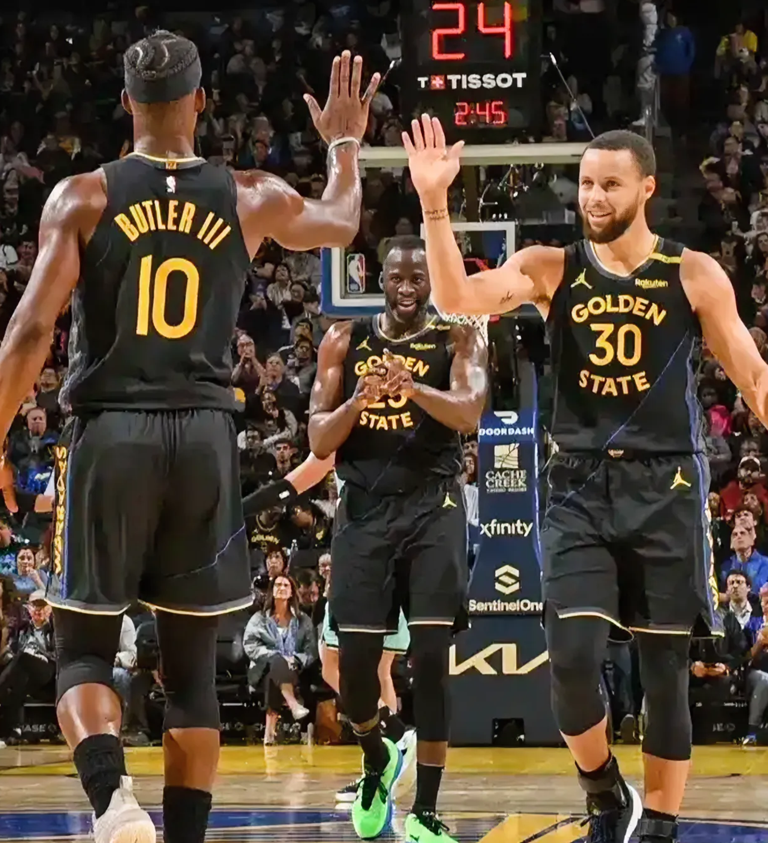 关于NBA夏联决赛对阵：黄蜂29分大胜会师国王两队均5胜0负争的信息