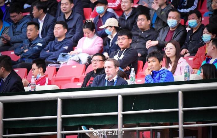 包含久尔杰维奇：东亚杯是国足的全新起点，我与球员彼此很了解的词条