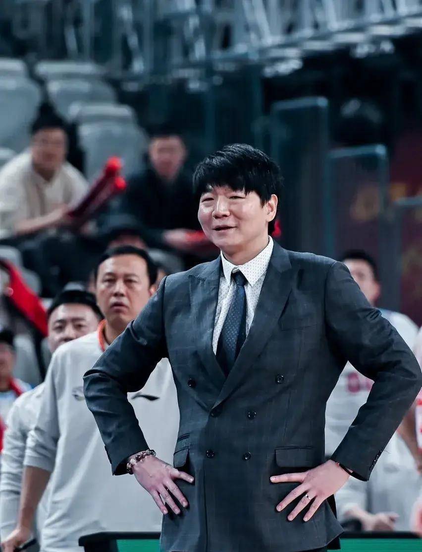 关于篮网熊熊吞败，主帅承认阵容问题的信息